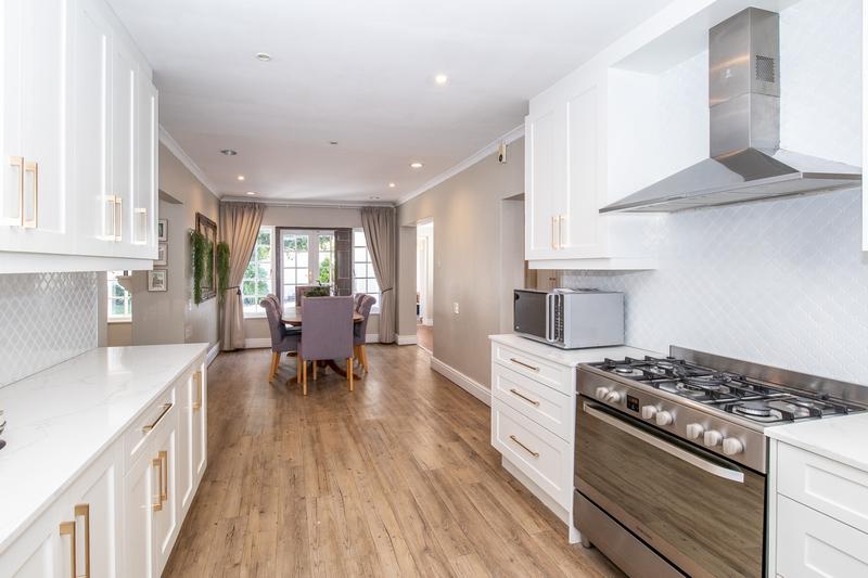 4 Bedroom Property for Sale in Constantia Western Cape